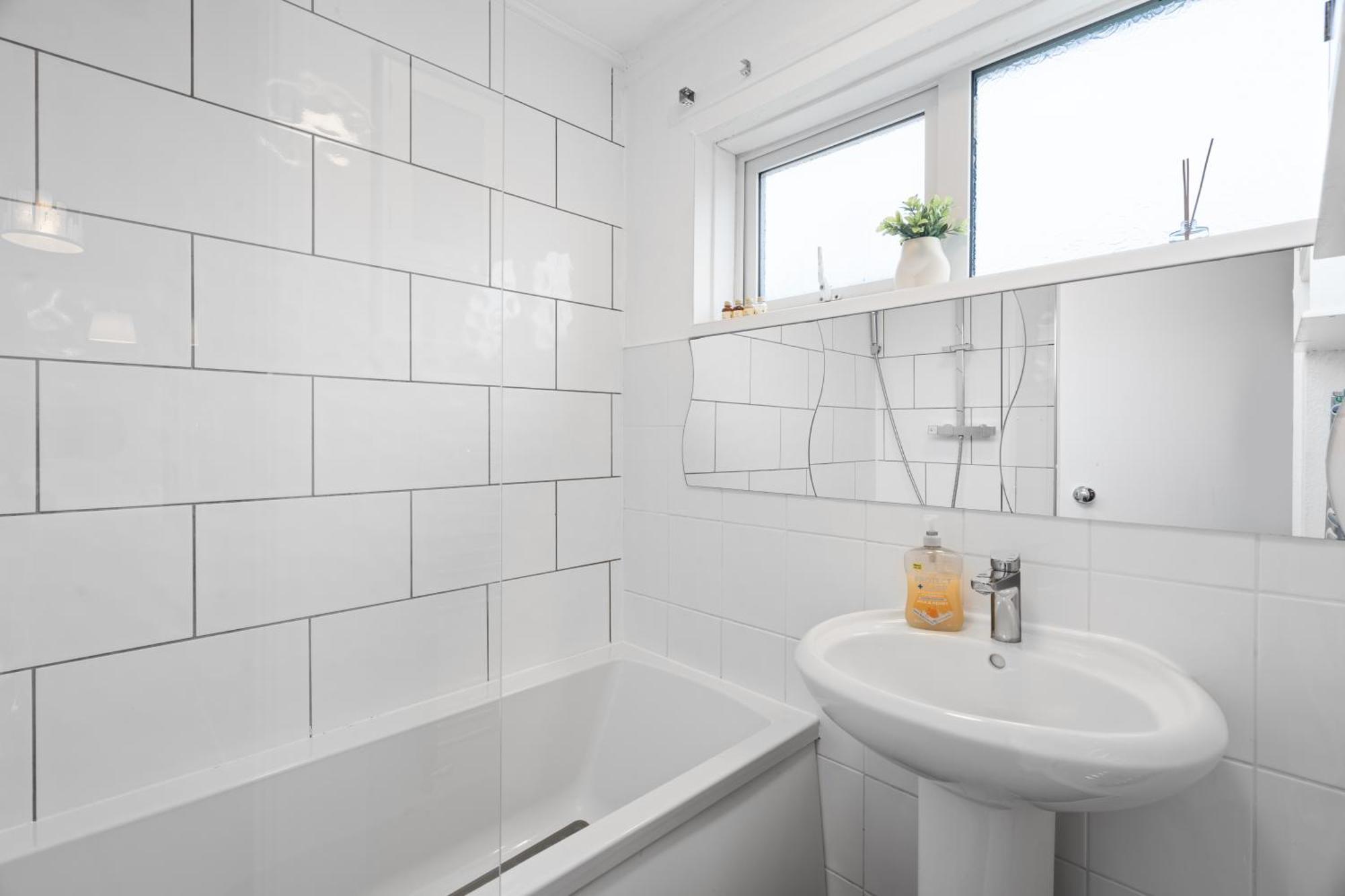 A Charming 3 Bed Home Next To Nec And Birmingham International Airport Marston Green エクステリア 写真
